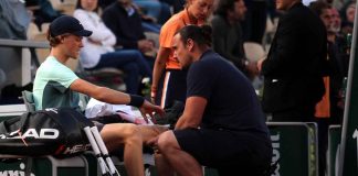 Roland Garros, Sinner molto deluso: perché il problema al ginocchio preoccupa l'azzurro