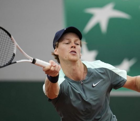Roland Garros, Sinner veste come i campioni: l'outfit dell'italiano a Parigi