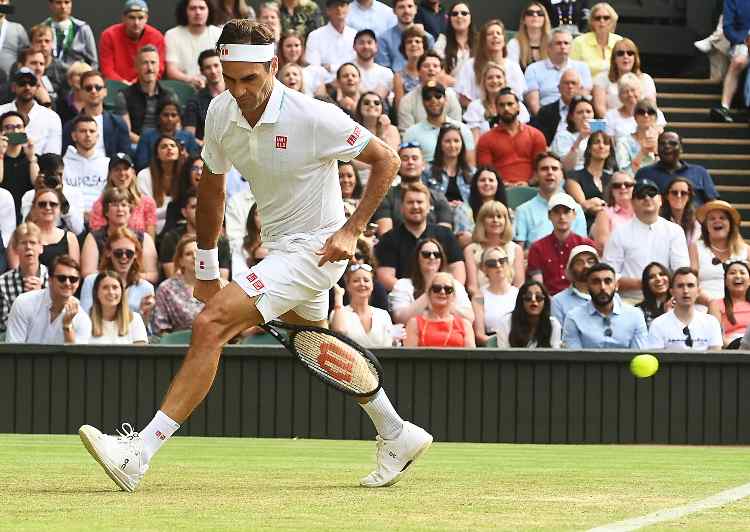 Federer come violinista: tifosi svizzeri sorpresi dal campione di Basilea