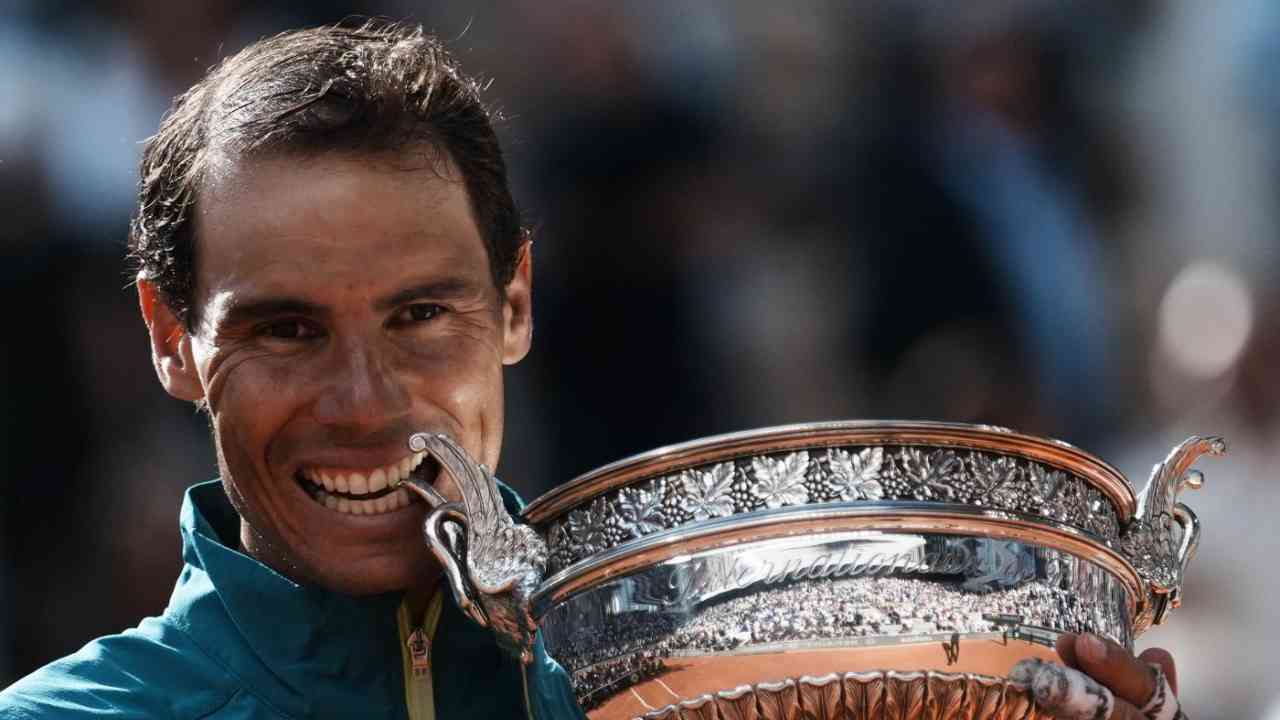 Nadal, ennesimo trionfo al Roland Garros: il messaggio di Federer dopo la vittoria