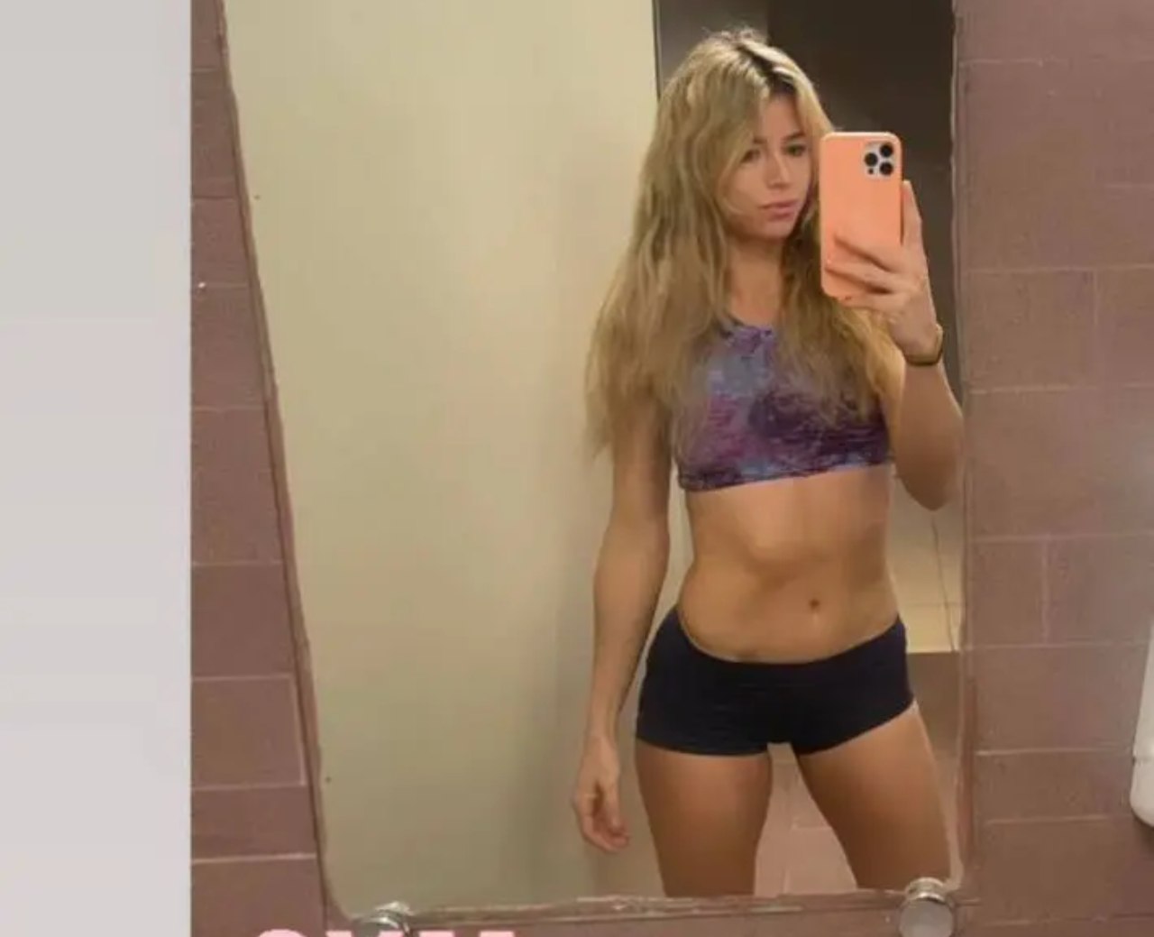 Camila Giorgi selfie