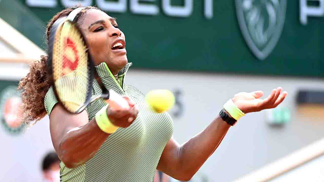 Serena Williams Tennis Press 221224