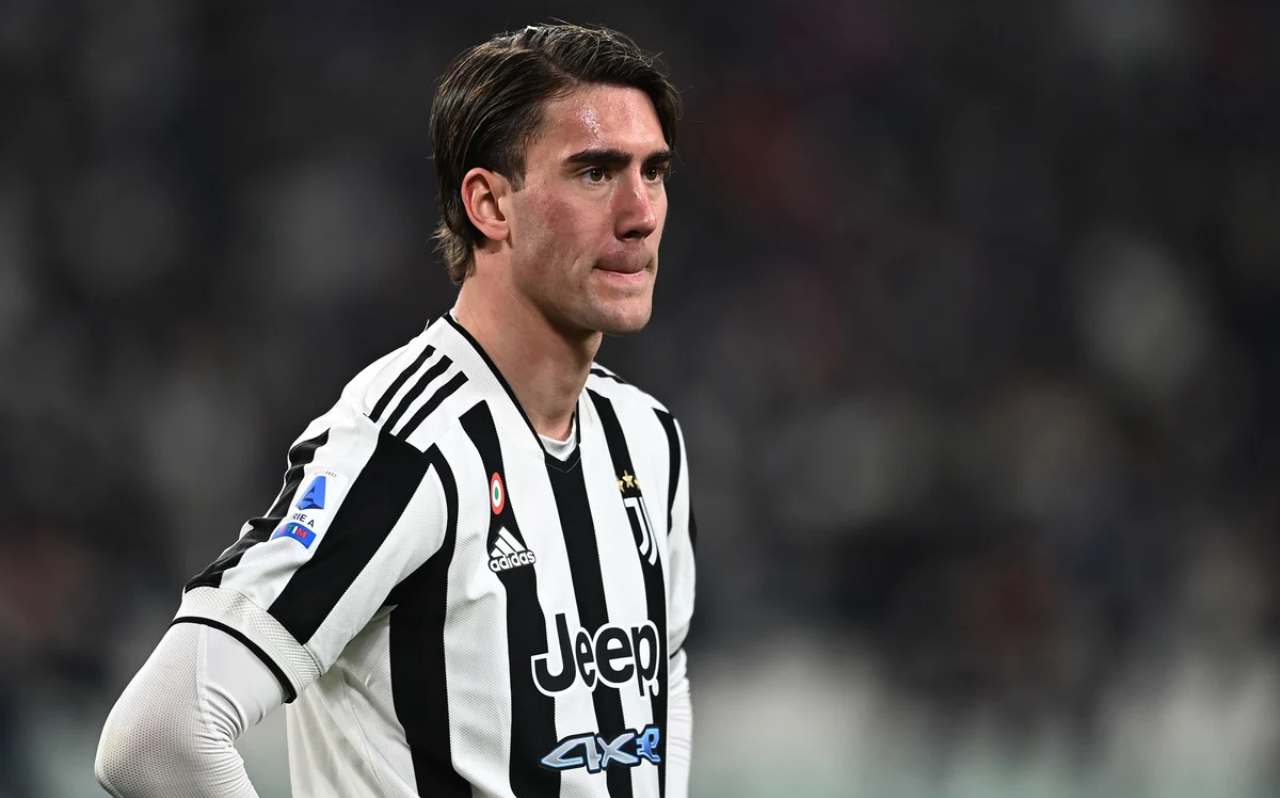 Vlahovic via Juve