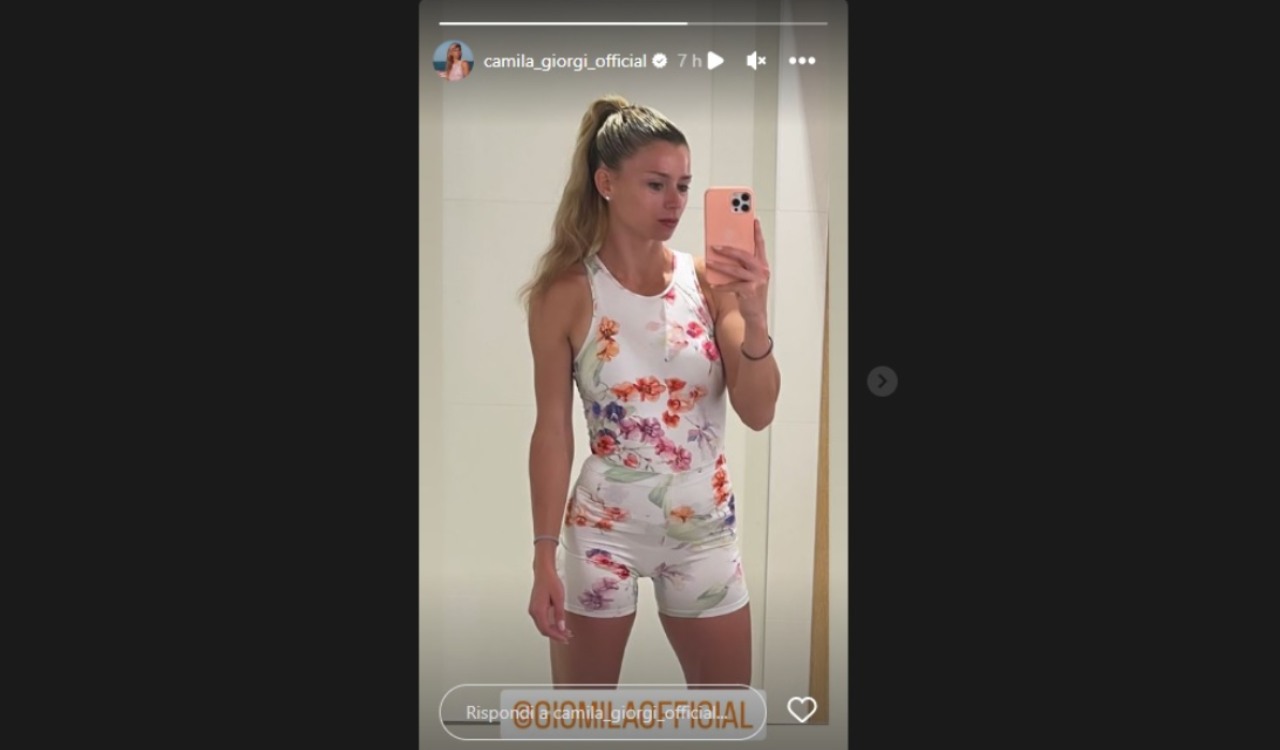 Camila Giorgi selfie