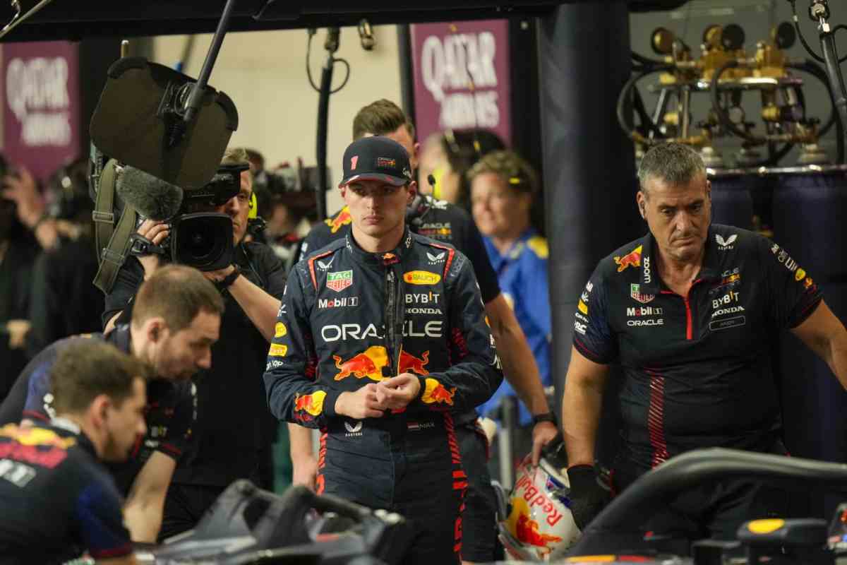 Max Verstappen, stop improvviso per il pilota