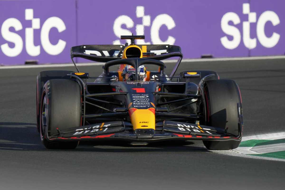 Max Verstappen incassa un clamoroso stop