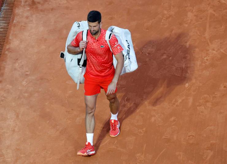 Djokovic ha un problema al gomito
