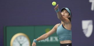 Emma Raducanu sexy anche al torneo di Stoccarda