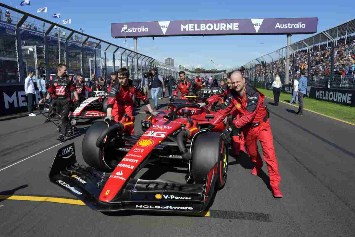 Ferrari, reclamo alla Fia per penalità Sainz