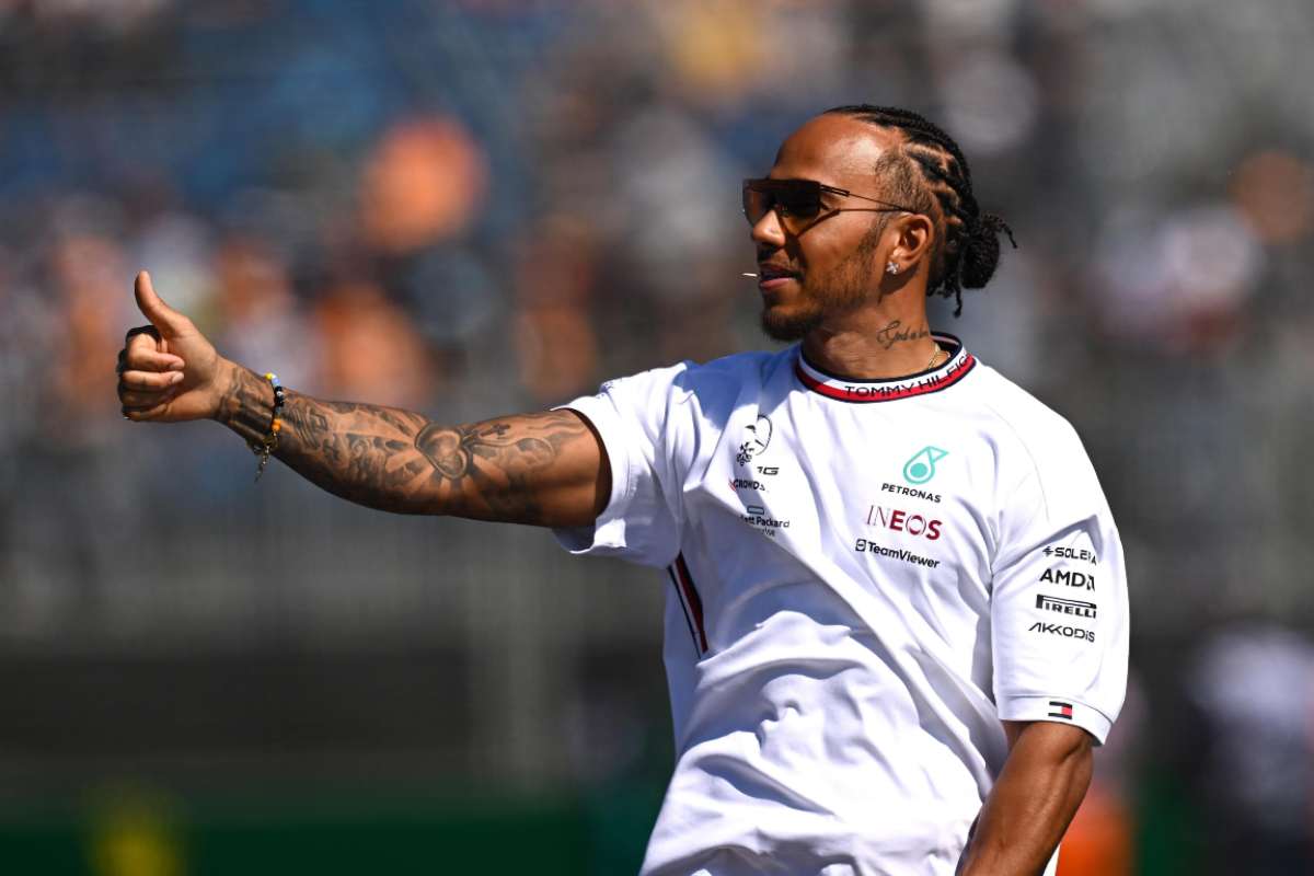 Lewis Hamilton proseguono i rumors sulla Ferrari