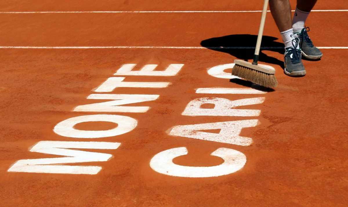 Il tennis riparte dalla terra rossa