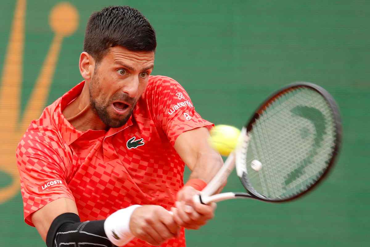 Djokovic ha un problema al gomito