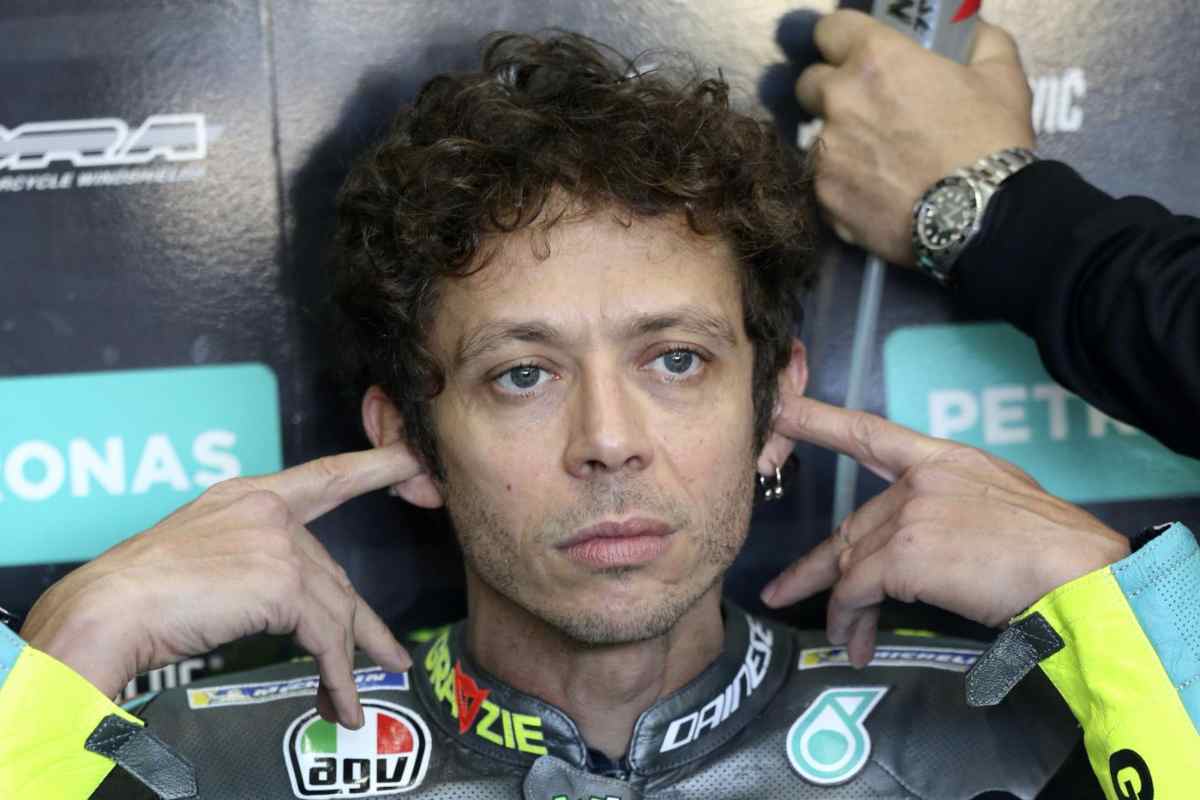 Valentino Rossi, il pilota lo avvisa