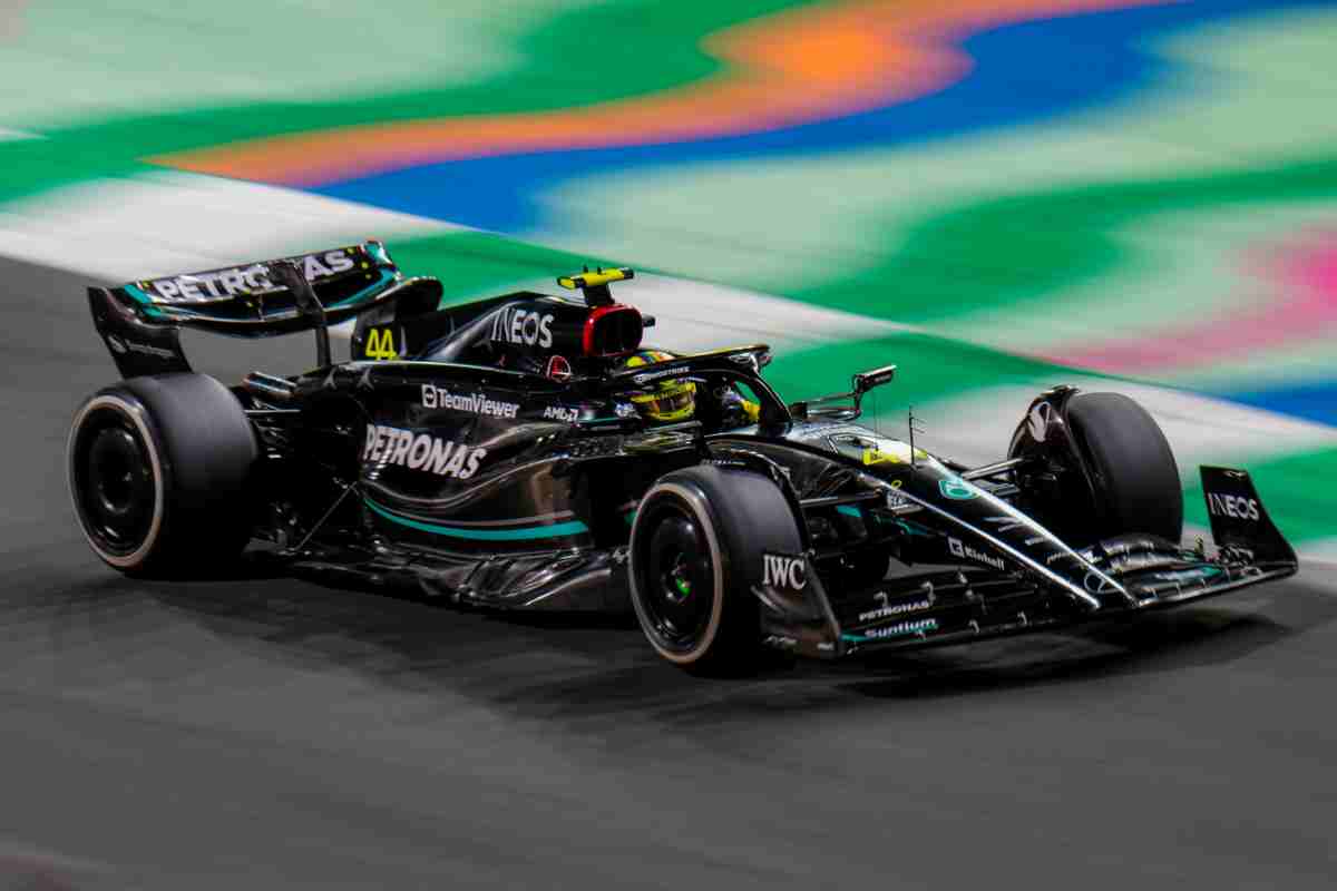 Lewis Hamilton critica il regolamento F1