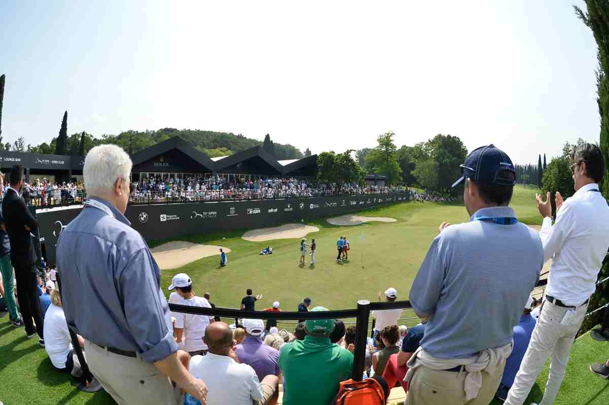 Ritiro improvviso per il campionissimo di Golf