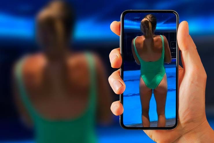 Aryna Sabalenka in piscina, che foto