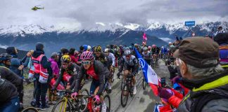 Giro d'Italia, caduta drammatica per un corridore
