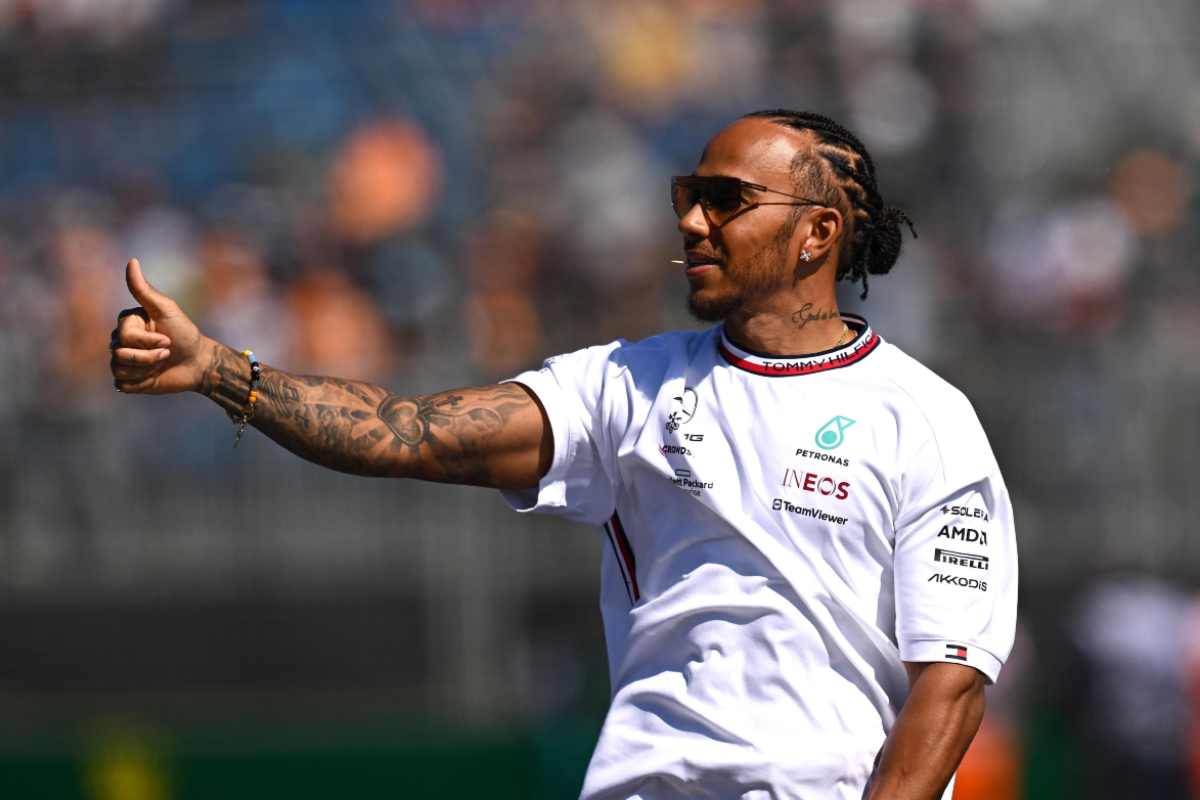 Lewis Hamilton beccato con Shakira