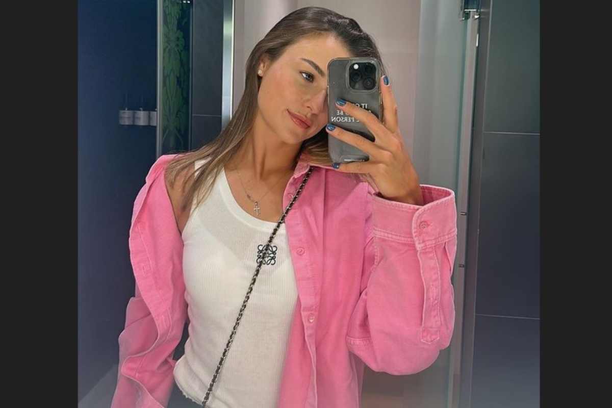 Anna Kalinskaya, selfie allo specchio