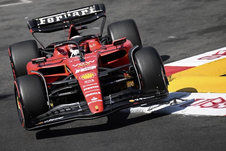 Leclerc che sfogo contro la Ferrari