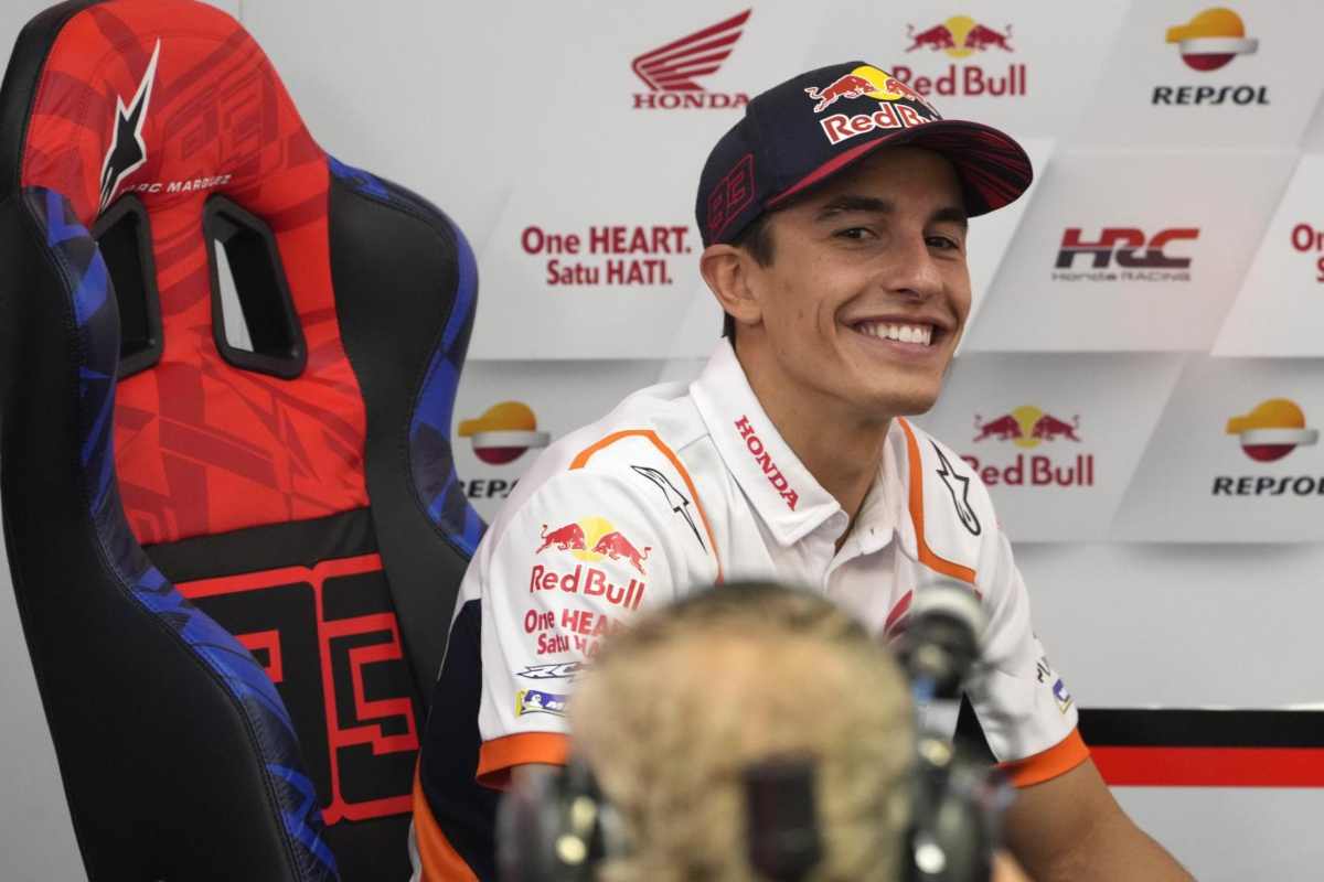 Marc Marquez, la foto con l'anello