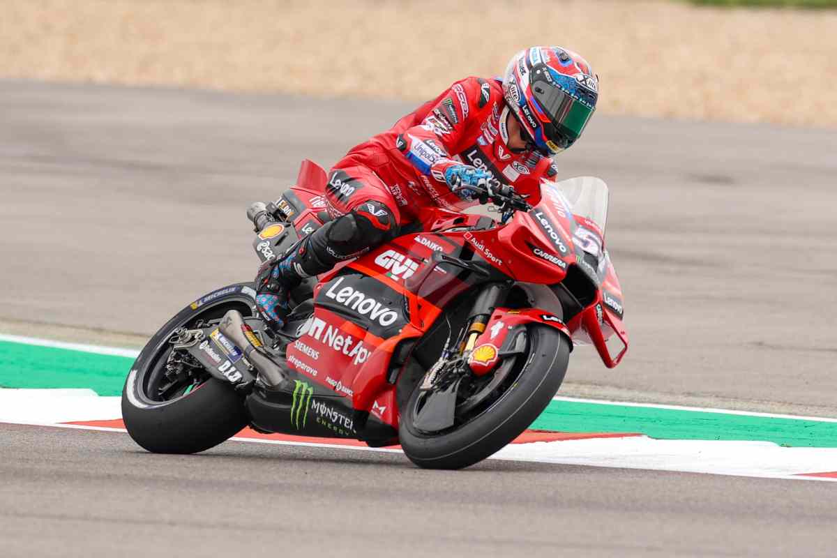 Michele Pirro rinnova con Ducati