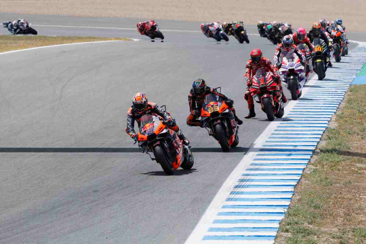 MotoGP, incidente tremendo a Jerez