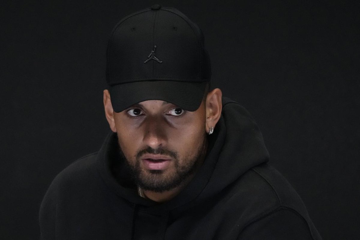 Nick Kyrgios salta il Roland Garros