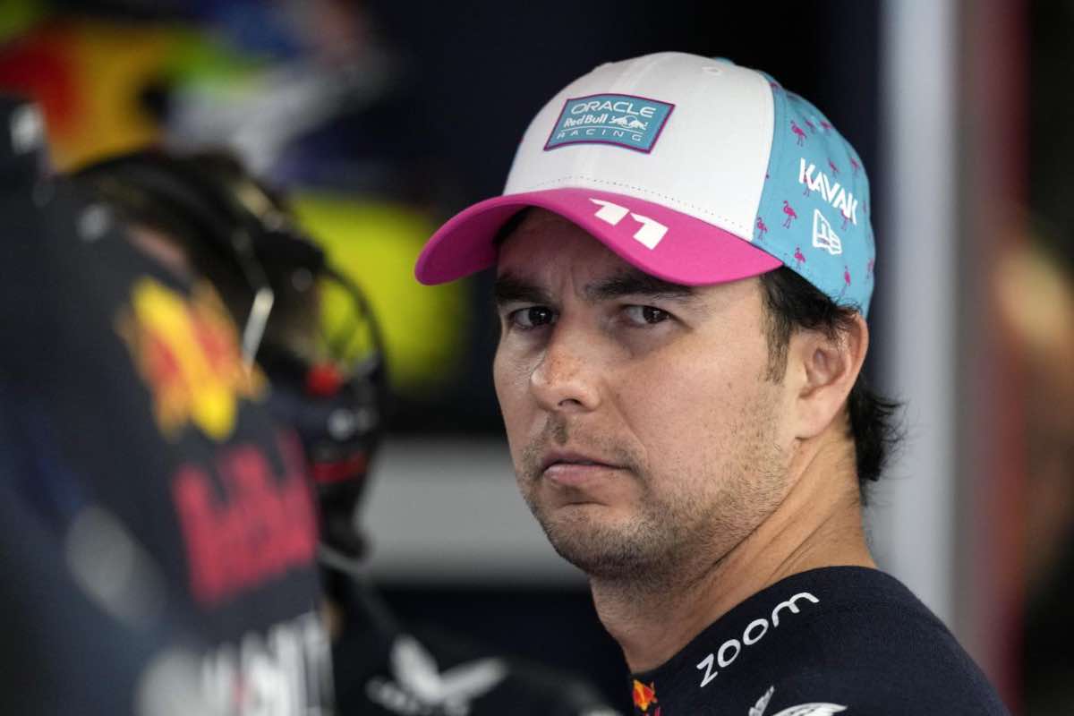 Sergio Perez attacca Russell