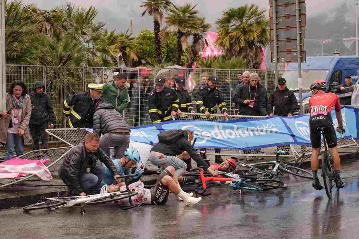 Giro d'Italia, caduta rovinosa per Oscar Rodriguez