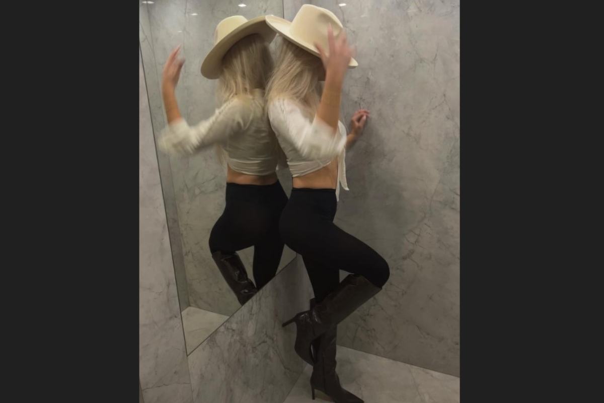 Monica Kilnarova, foto sext in ascensore