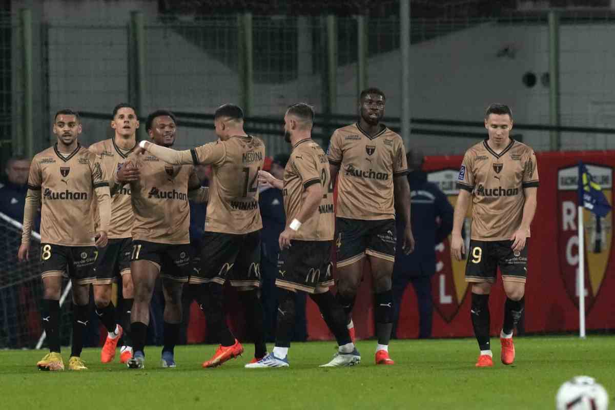 Milan su Openda del Lens