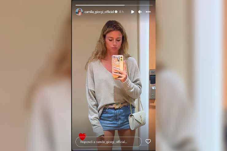 Camila Giorgi selfie gonna specchio