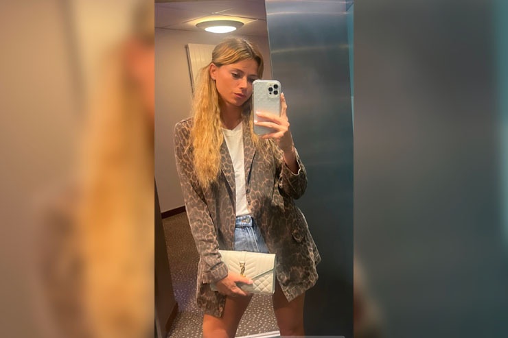 Camila Giorgi selfie shorts