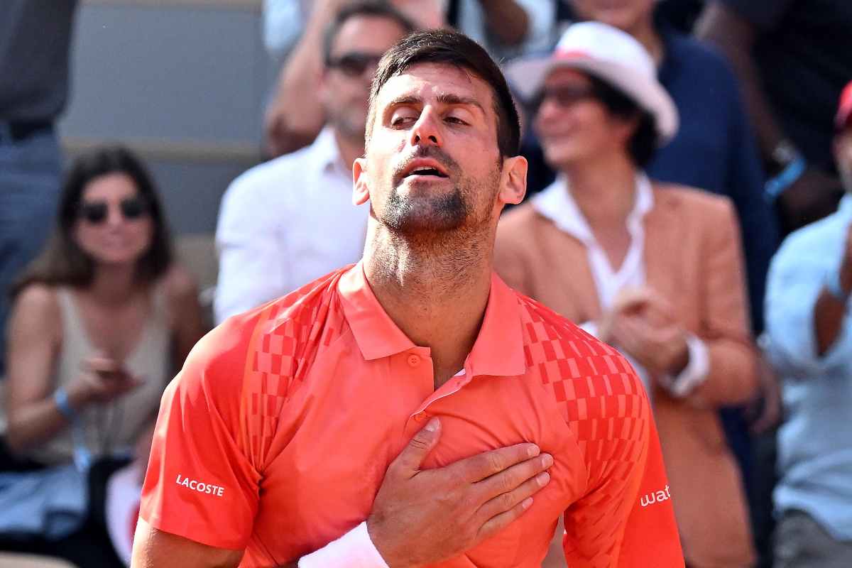 Djokovic fischi Roland Garros crampi Alcaraz