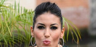 Elisabetta Gregoraci foto sexy zip aperta