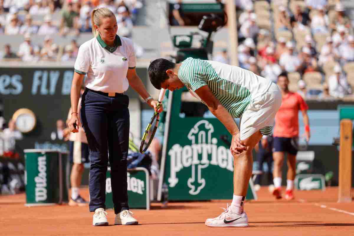Alcaraz colpito dai crampi al Roland Garros