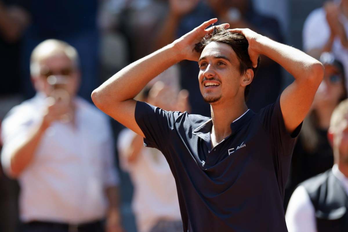 Lorenzo Sonego batte Rublev al Roland Garros