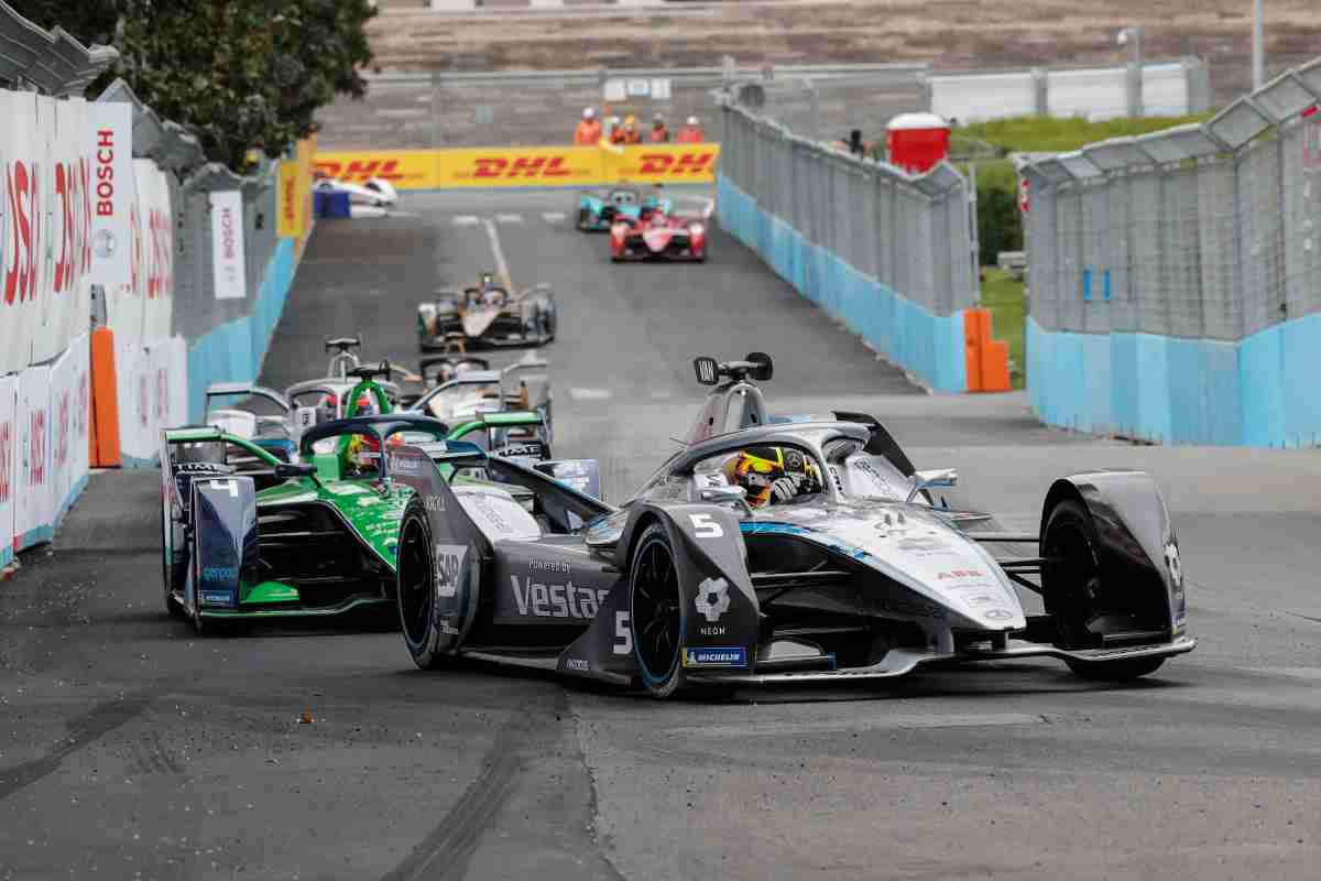 Formula E telecronista licenziato