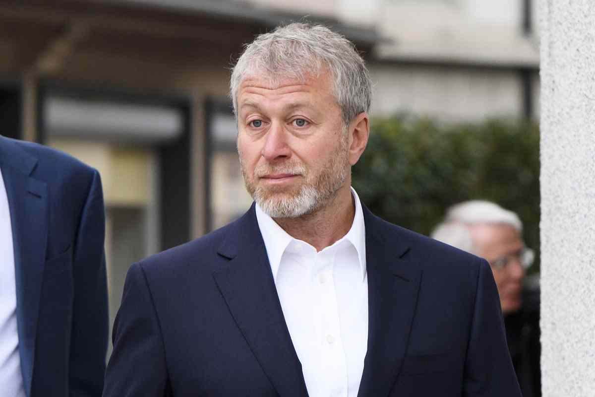 Roman Abramovich congelati fondi cessione Chelsea