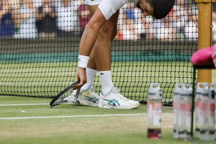Multa Djokovic racchetta spaccata Wimbledon