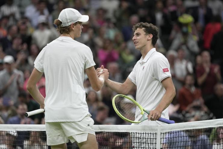 Jannik Sinner al terzo turno di Wimbledon