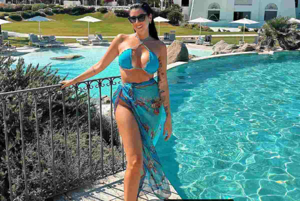Valentina Vignali foto bikini forme pazzesche