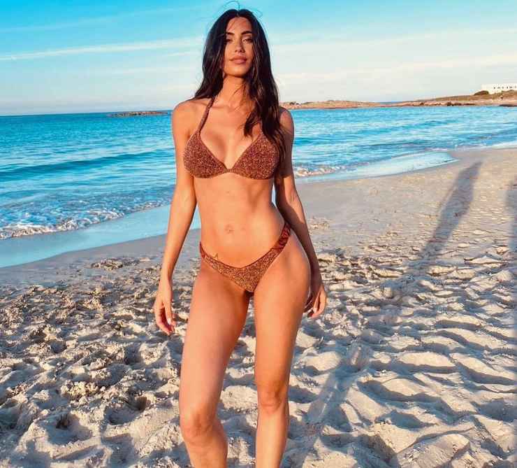 Scatto esagerato: Federica Nargi bollente al mare