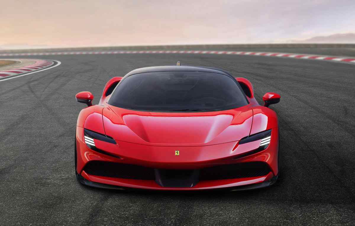 Ferrari elettrica nel 2025