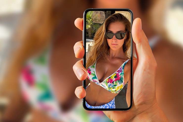 Susanna Giovanardi selfie bikini Instagram