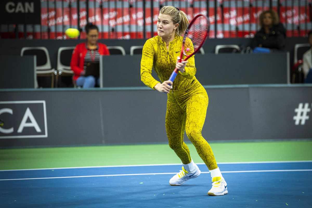 Eugenie Bouchard foto sexy vestito corto