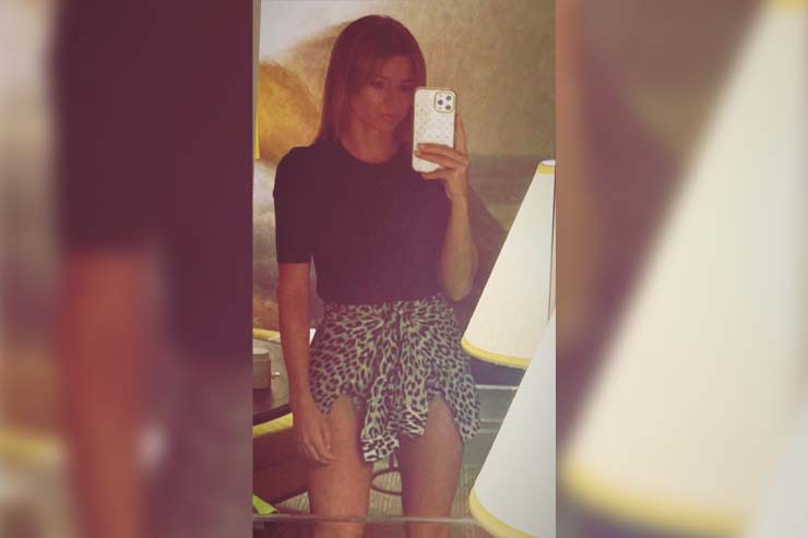 Camila Giorgi, il selfie in minigonna