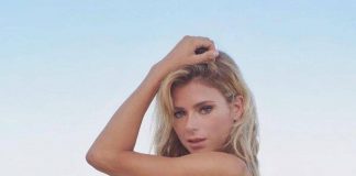 Camila Giorgi vestitino minigonna gambe