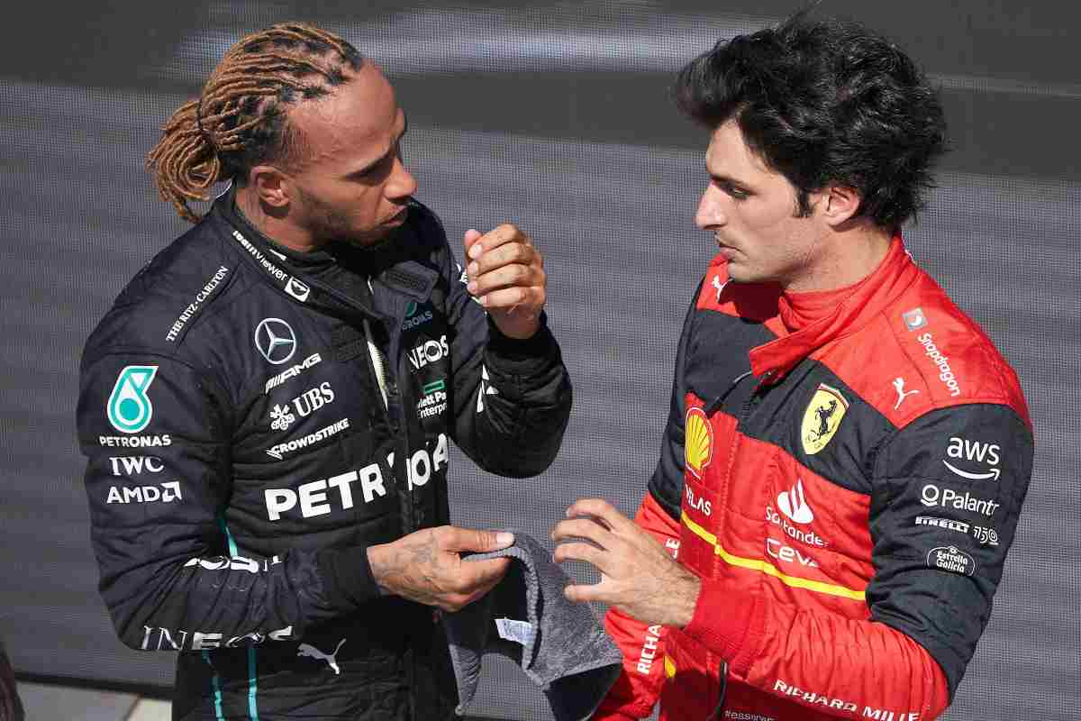 Hamilton e Sainz intreccio Ferrari-Mercedes